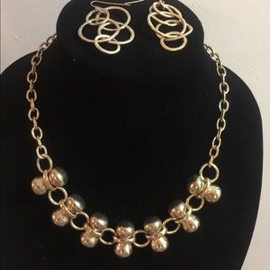 New necklace & earrings set